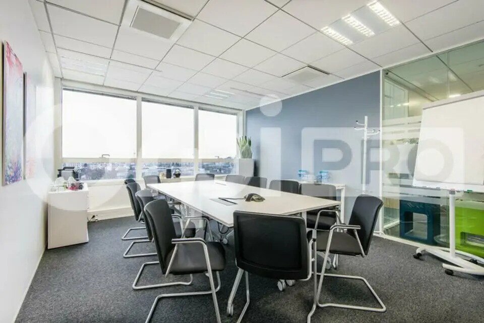 Office in Fontenay-sous-Bois for lease Interior Photo- Image 1 of 6