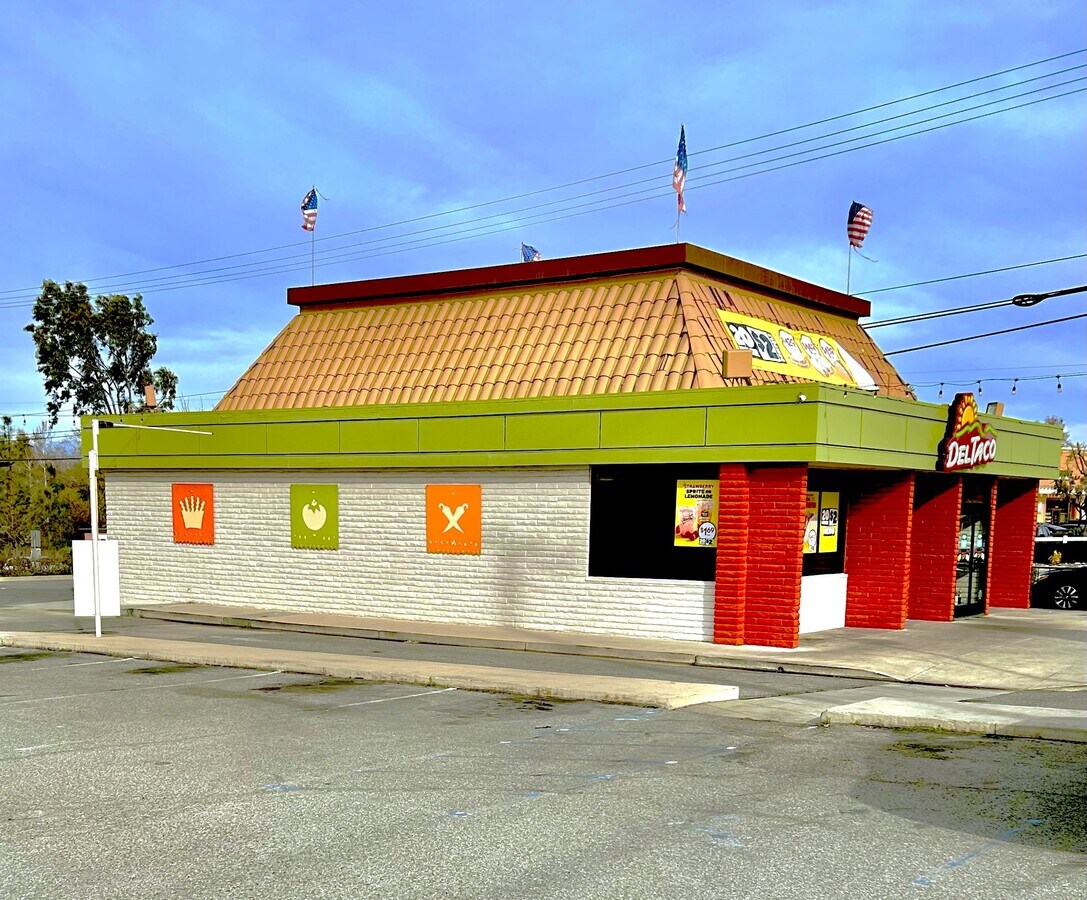 18990 Van Buren Blvd, Riverside, CA 92508 Del Taco