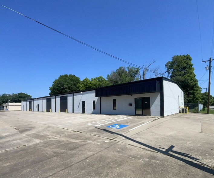 6009-6011 Midway Rd, Haltom City, TX for lease - Building Photo - Image 1 of 5