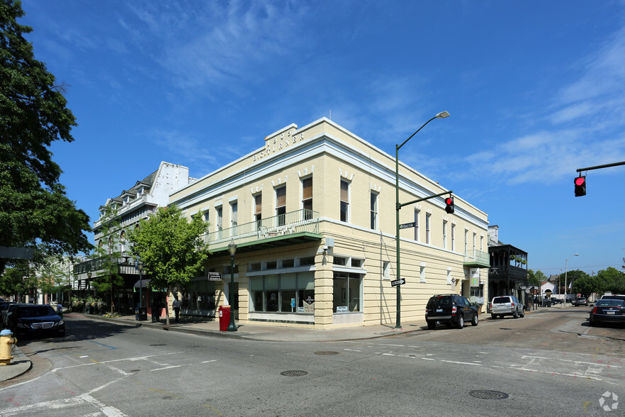 300-306 Dauphin St, Mobile, AL for lease - Primary Photo - Image 1 of 2