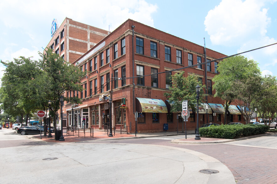 311 N Market St, Dallas, TX for lease - Building Photo - Image 1 of 12