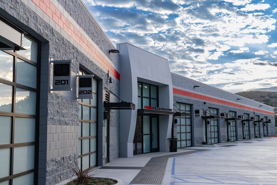 23823 Ventura Blvd, Calabasas, CA for sale - Building Photo - Image 3 of 12