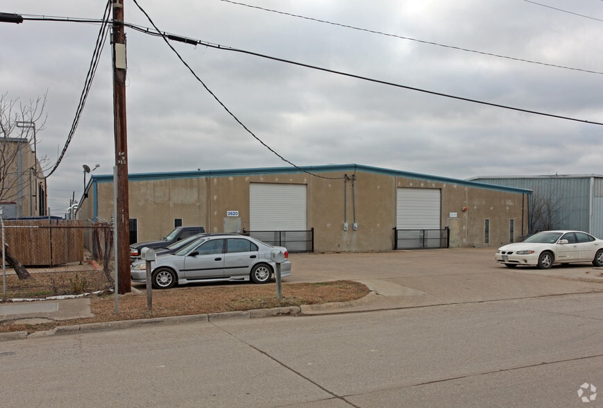 2616-2620 Sea Harbor Rd, Dallas, TX for lease - Building Photo - Image 3 of 22