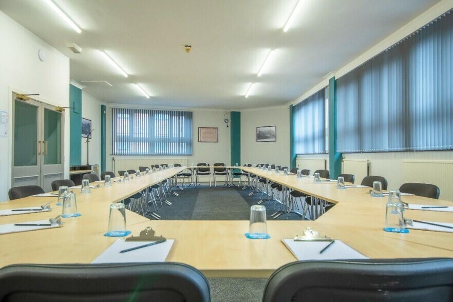 Wilsons Park, Manchester for lease - Interior Photo - Image 2 of 58