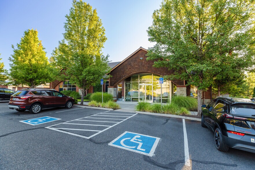 10215 SW Hall Blvd, Portland, OR for sale - Building Photo - Image 1 of 1