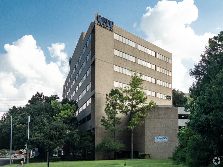 Gateway I & II portfolio of 2 properties for sale on LoopNet.com - Primary Photo - Image 2 of 15