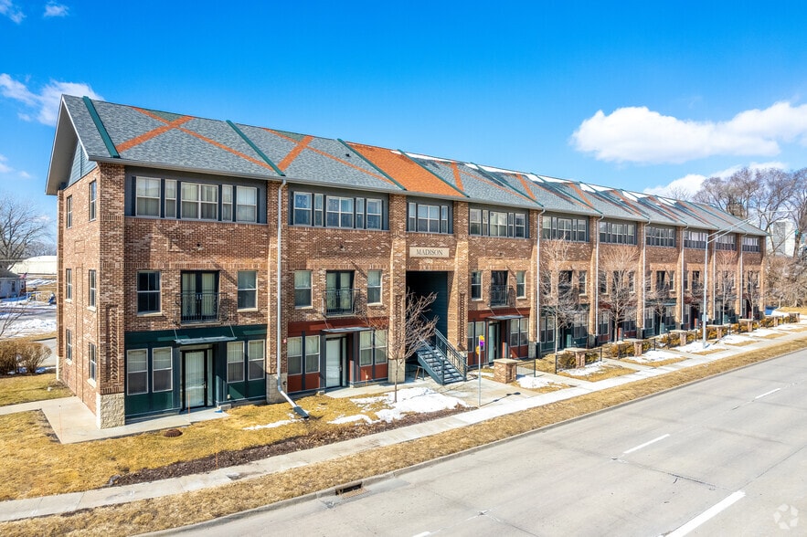 1720 Indianola Ave, Des Moines, IA 50315