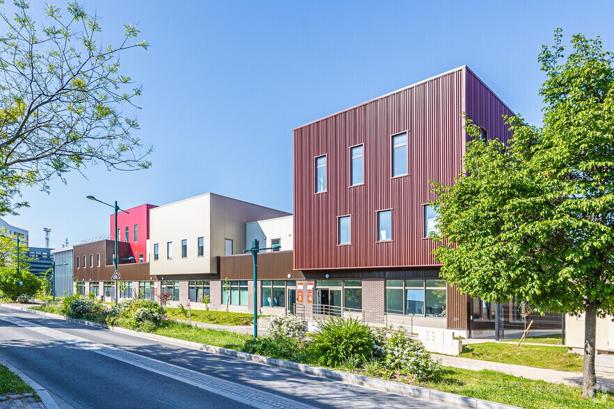 Office in Gennevilliers for sale - Primary Photo - Image 1 of 2