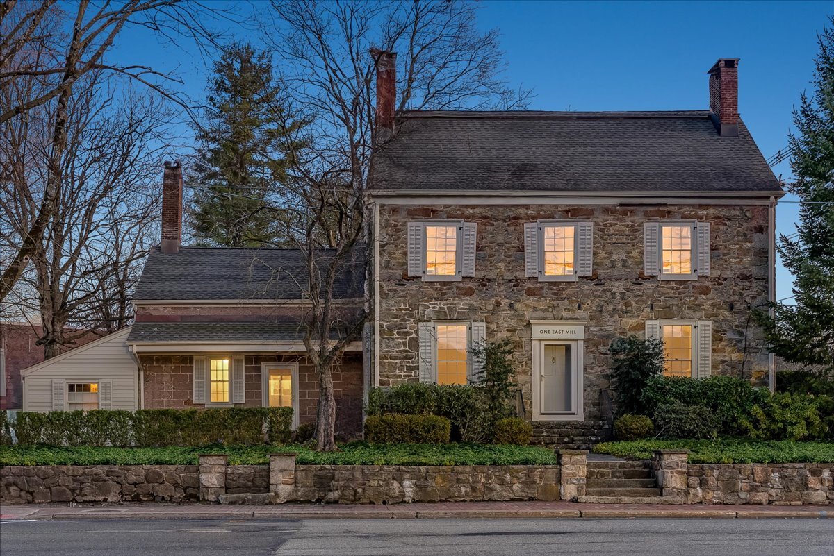 1 E Mill Rd, Long Valley, NJ for lease Building Photo- Image 1 of 11