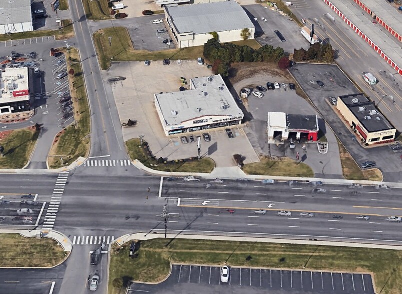 2804 Wilma Rudolph Blvd, Clarksville, TN for lease - Aerial - Image 2 of 5