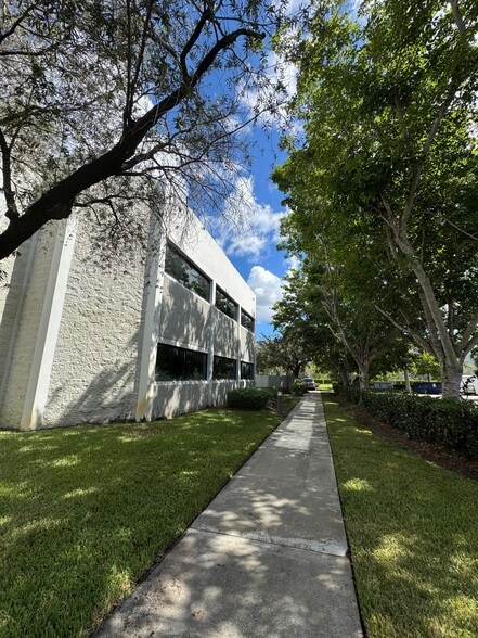 12350 NW 39th St, Coral Springs, FL for sale - Building Photo - Image 3 of 43