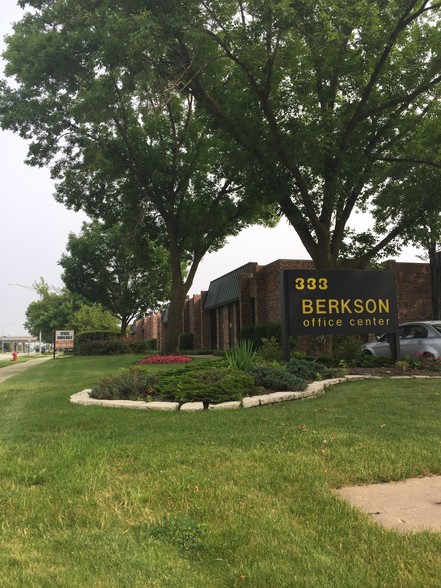 333 Skokie Blvd, Northbrook, IL for sale - Building Photo - Image 1 of 1