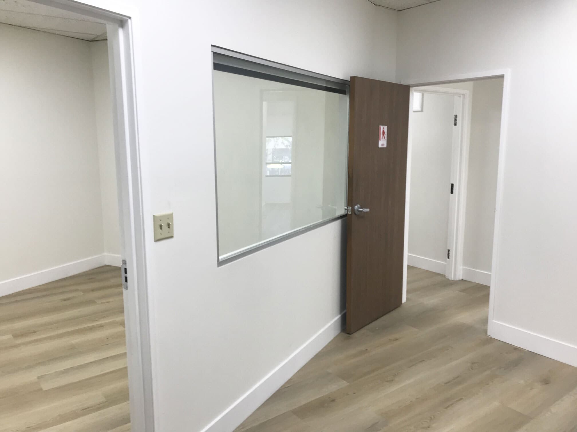 18645-18663 Ventura Blvd, Tarzana, CA for sale Interior Photo- Image 1 of 6