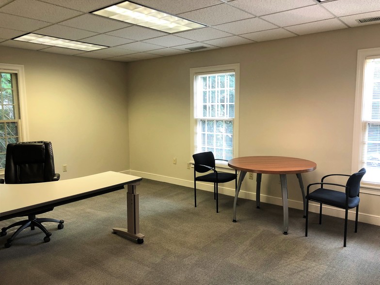 71-77 Junction Sq, Concord, MA for lease - Building Photo - Image 3 of 11
