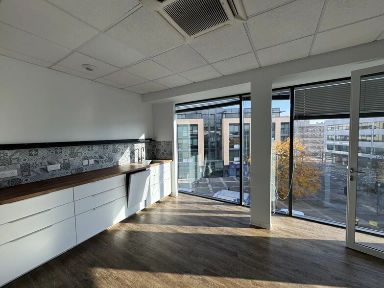 Office in Reims for lease - Interior Photo - Image 2 of 3