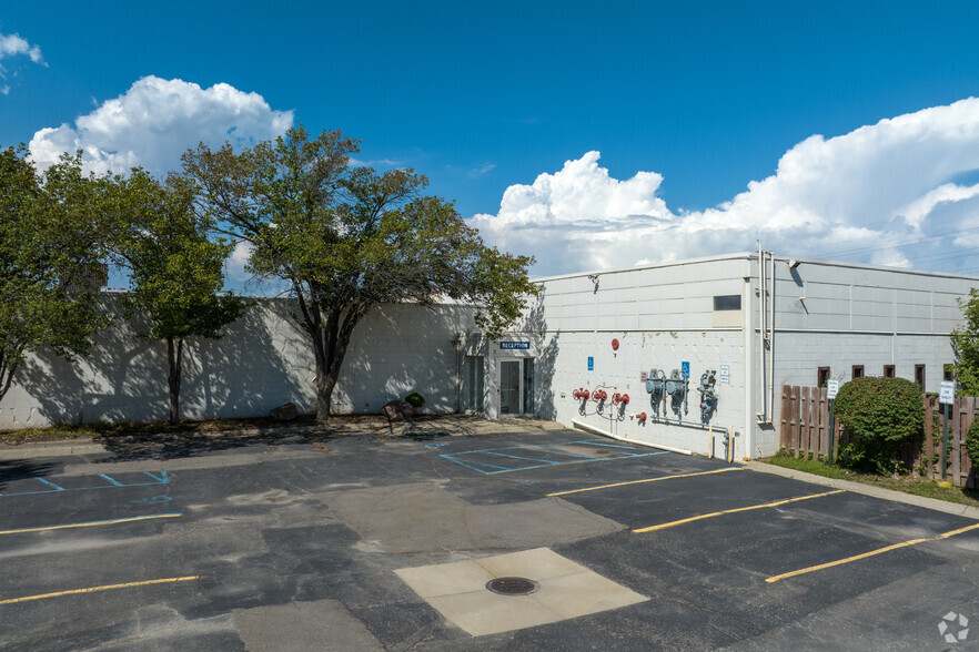 25800-25840 Sherwood Ave, Warren, MI for sale - Building Photo - Image 1 of 1