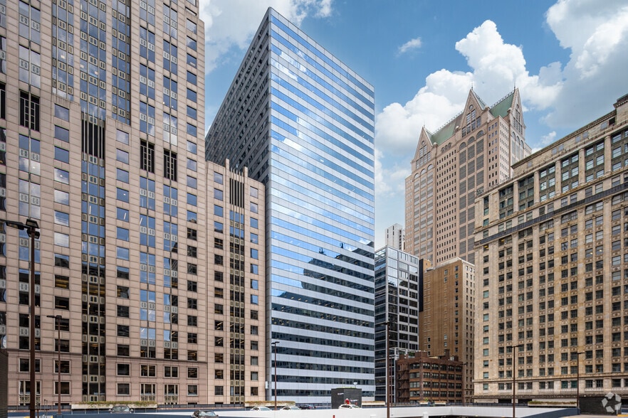 200 W Adams St, Chicago, IL for lease - Building Photo - Image 1 of 30
