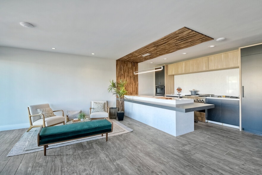 1105-1107 S Coast Hwy, Oceanside, CA for sale - Interior Photo - Image 2 of 8