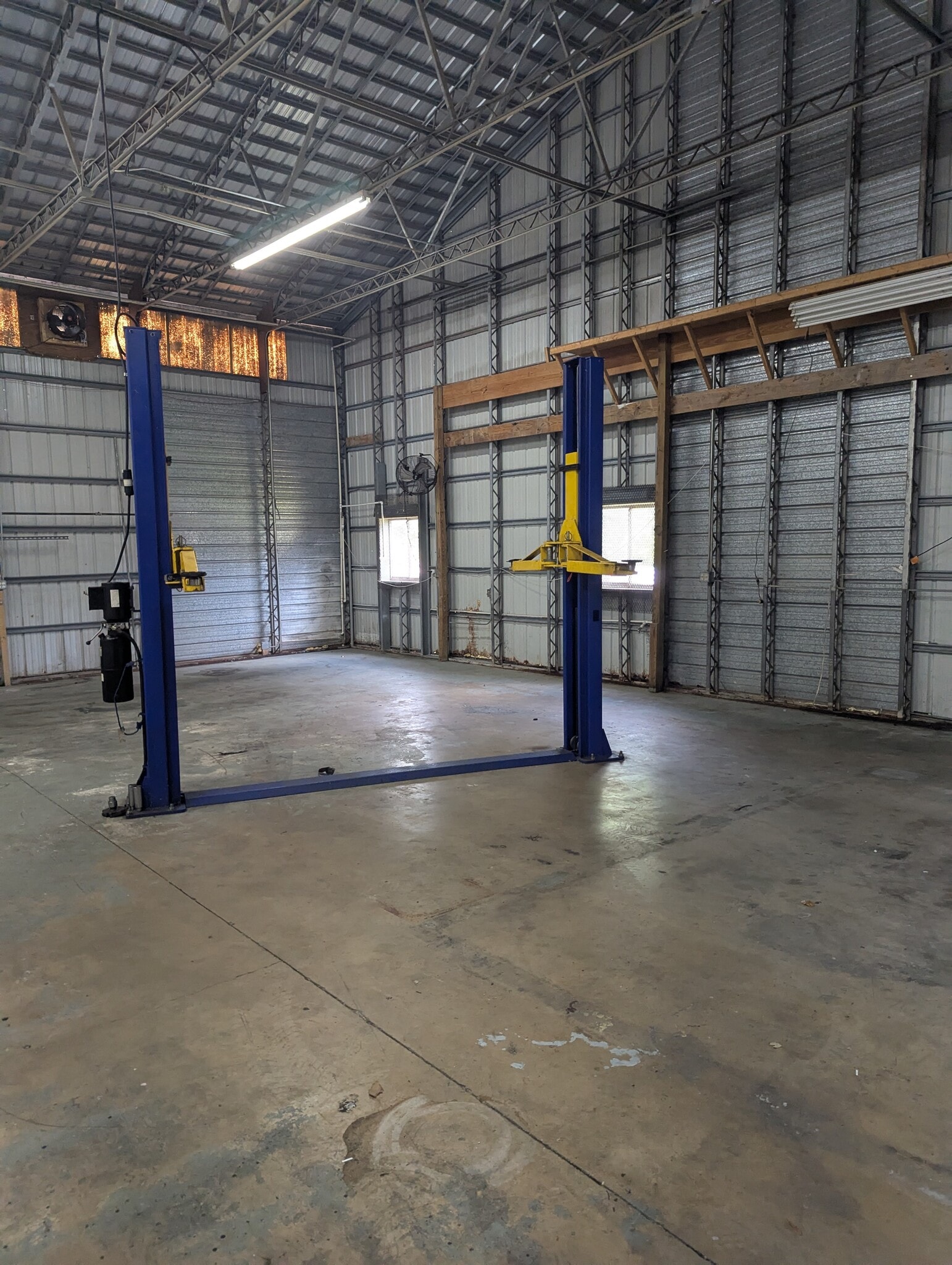 1556-1578 SE South Niemeyer Cir, Port Saint Lucie, FL for lease Building Photo- Image 1 of 9