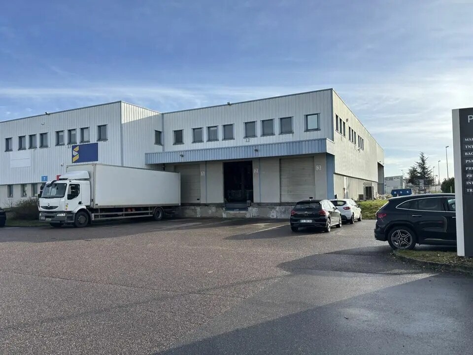 Office in Genas for lease Building Photo- Image 1 of 13