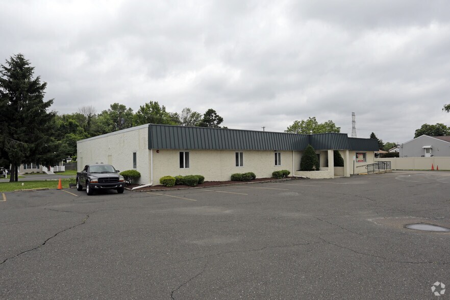 578 Main St, Tullytown, PA, 19007 Office Space For Lease