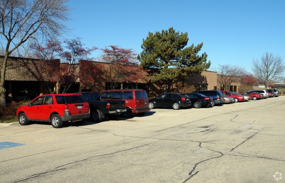 245 W Roosevelt Rd, West Chicago, IL for lease - Building Photo - Image 2 of 3