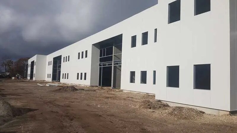 Flex in SAINT-JEAN-D'ILLAC for sale Building Photo- Image 1 of 7