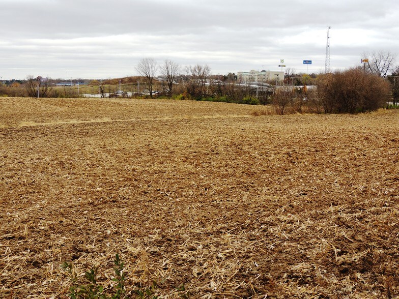 955 N Lyford Rd, Rockford, IL 61107