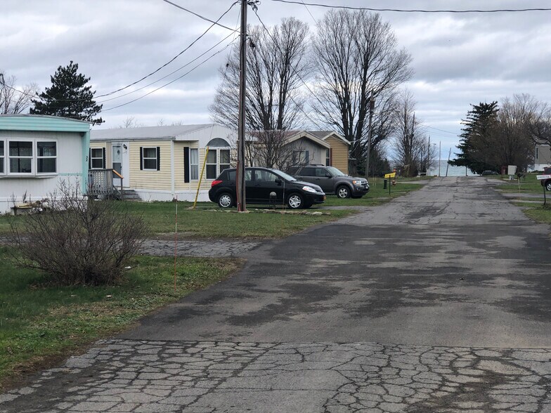 19 Waterview Rd, Oswego, NY for sale - Primary Photo - Image 1 of 1