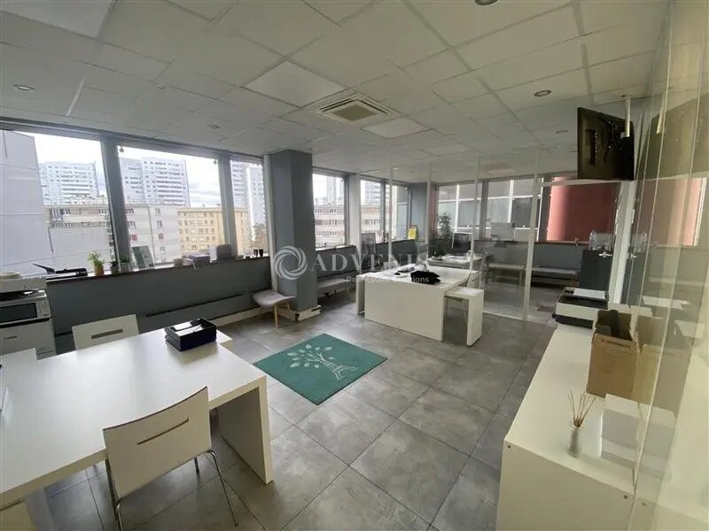 Office in Maisons-Alfort for sale Interior Photo- Image 1 of 13