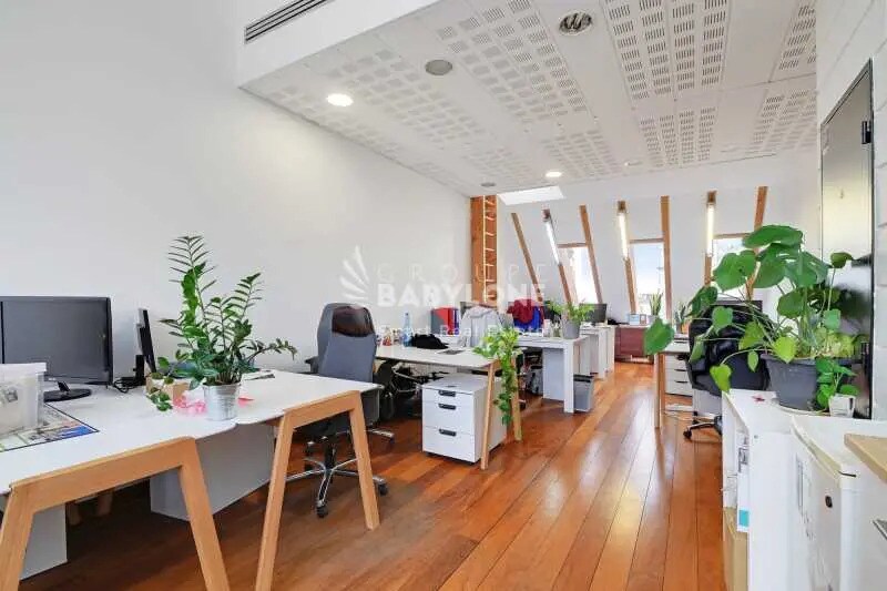 Office in Malakoff for lease - Building Photo - Image 2 of 14