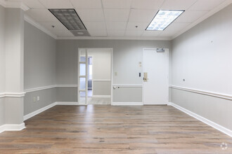 577 Mulberry St, Macon-Bibb, GA for lease Interior Photo- Image 1 of 6