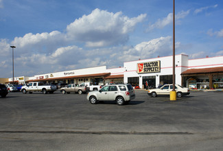 More details for 540 10th St, Floresville, TX - Retail for Lease