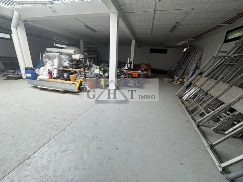 Industrial in Boissy-Saint-Léger for sale - Interior Photo - Image 2 of 7