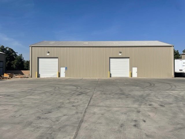 1878 N Mooney Blvd, Tulare, CA for sale - Building Photo - Image 1 of 1