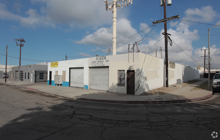 2611-2623 E 67th St, Long Beach, CA for lease - Building Photo - Image 3 of 10