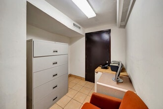 6358-6360 Van Nuys Blvd, Van Nuys, CA for lease Interior Photo- Image 2 of 4