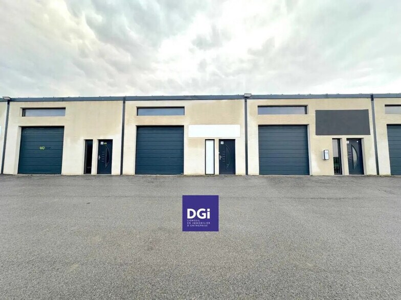 Flex in Nîmes for lease - Building Photo - Image 1 of 5