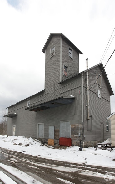 101 River St, Warrensburg, NY for sale - Building Photo - Image 1 of 2