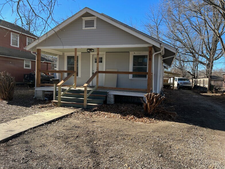 808 S Mulberry St, Ottawa, KS 66067