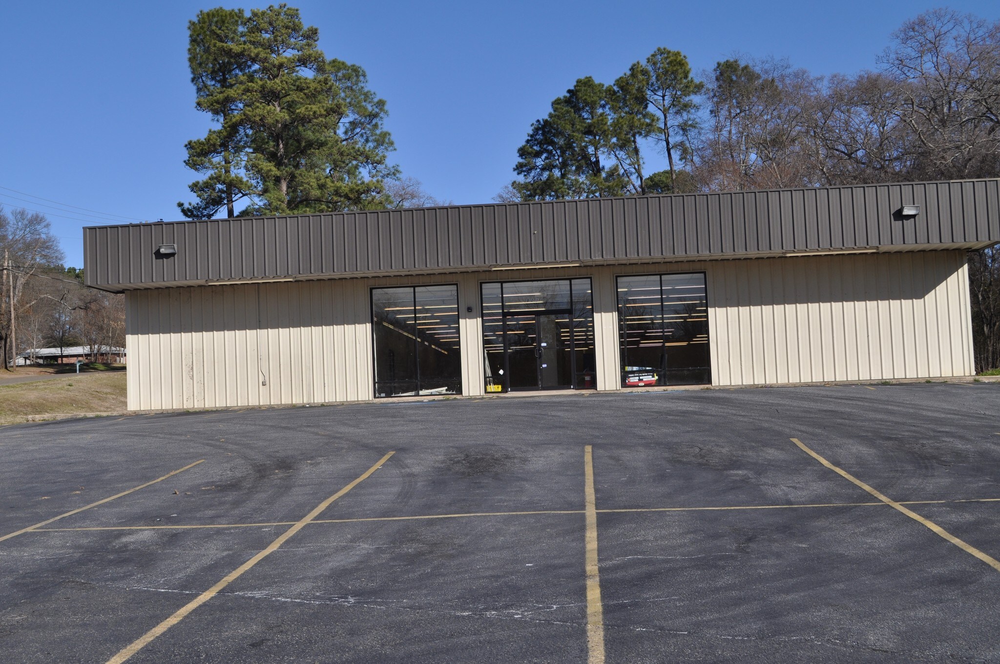 901 E Ferguson Rd, Mount Pleasant, TX for sale Building Photo- Image 1 of 1