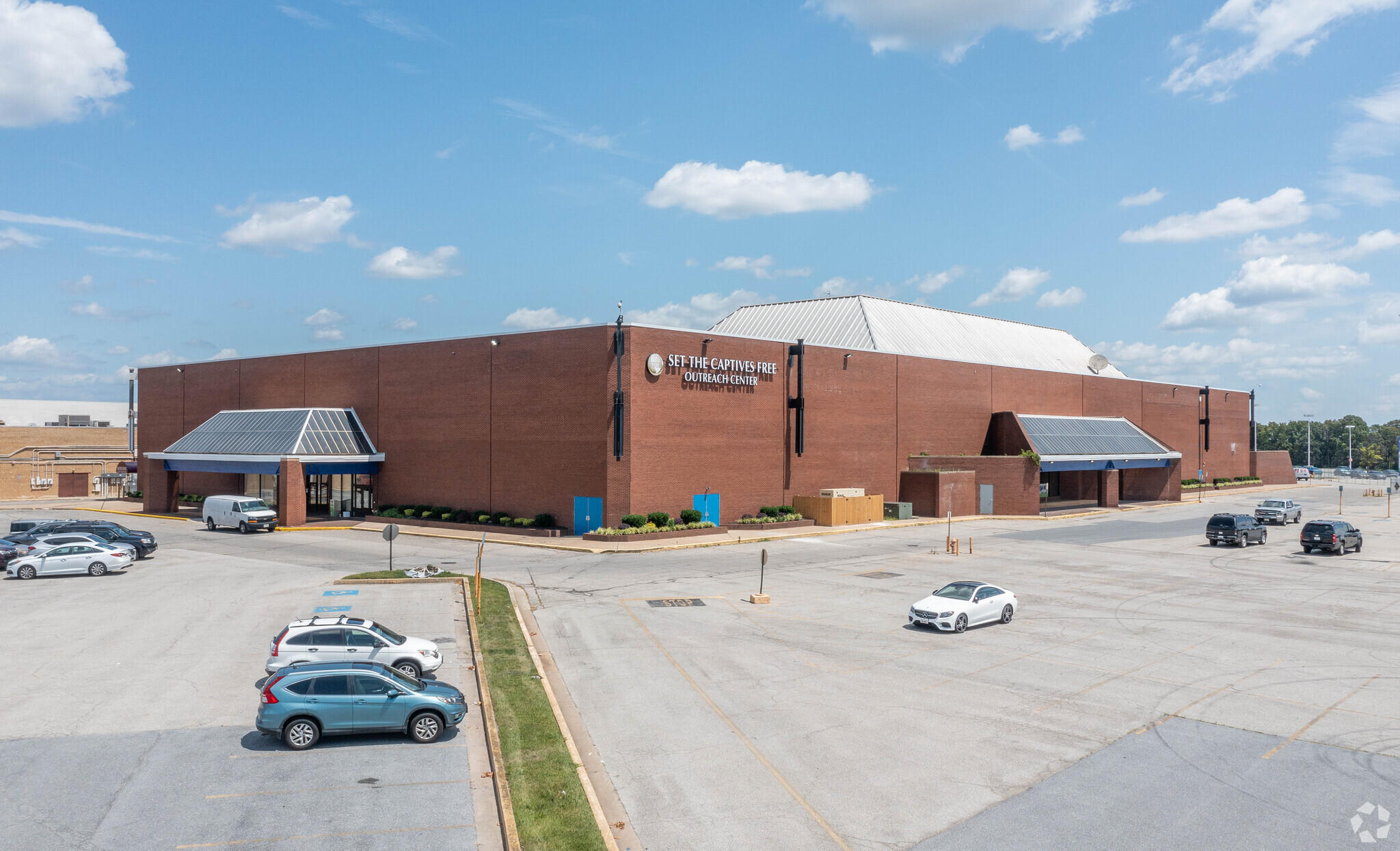 6901 Security Blvd, Windsor Mill, MD for lease Building Photo- Image 1 of 10