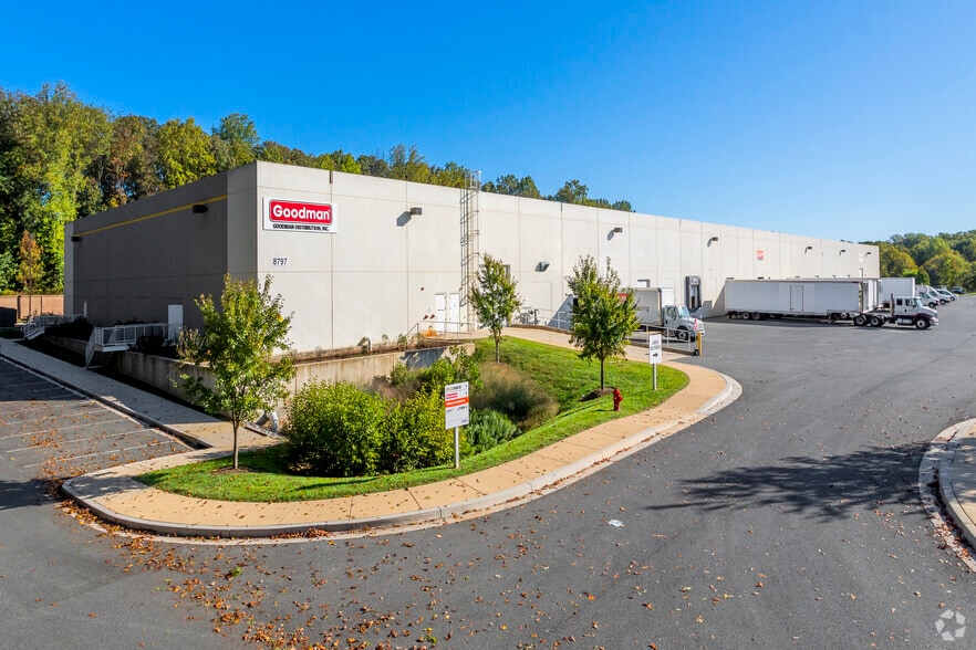 8797 Snouffer School Rd, Gaithersburg, MD for lease - Building Photo - Image 2 of 5