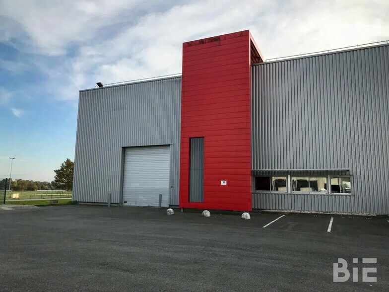 Flex in Blanquefort for lease - Building Photo - Image 1 of 4