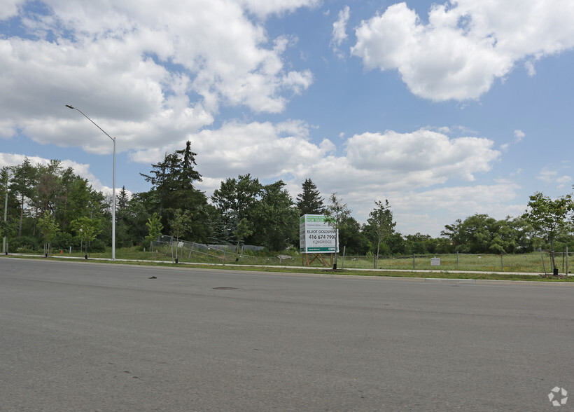 1670 N Service Rd E, Oakville, ON for lease - Building Photo - Image 3 of 11