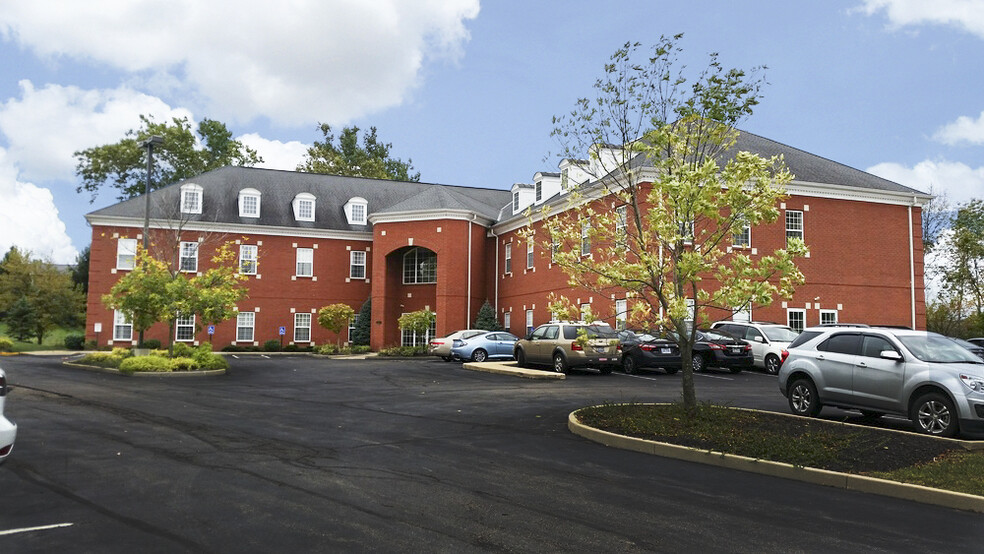 8111 Cheviot Rd, Cincinnati, OH for lease - Building Photo - Image 1 of 4