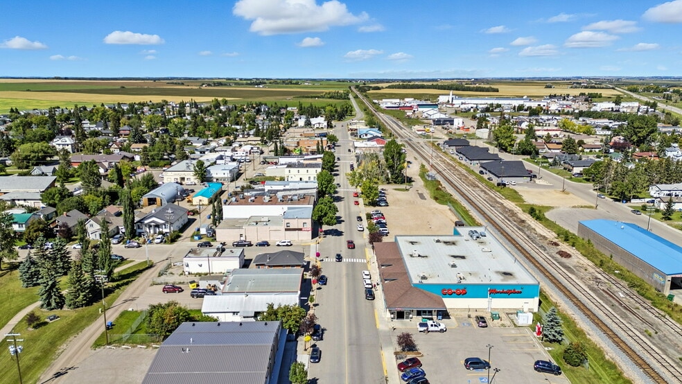 Intersection of Highway 581 and Highway 2A, Carstairs, AB for sale - Aerial - Image 3 of 11