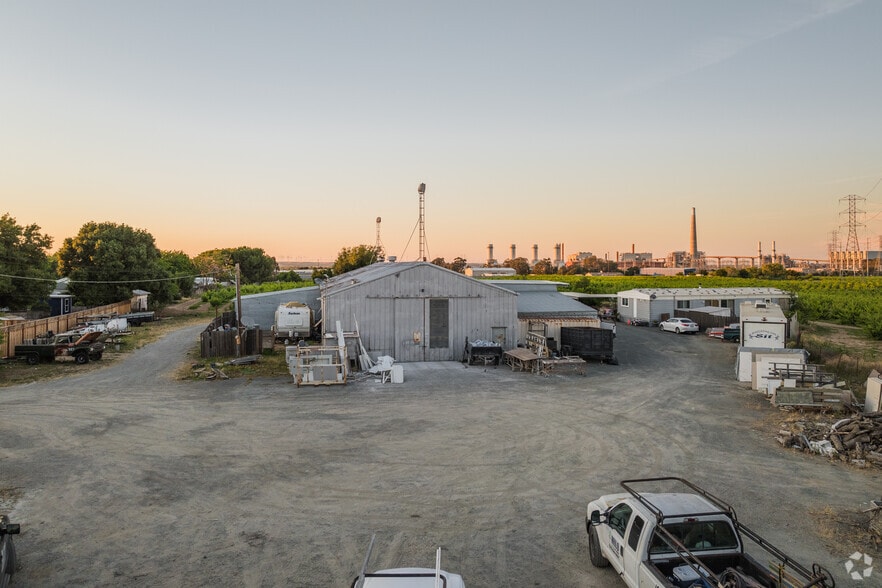 E. 18th St, Antioch, CA for lease - Building Photo - Image 3 of 9