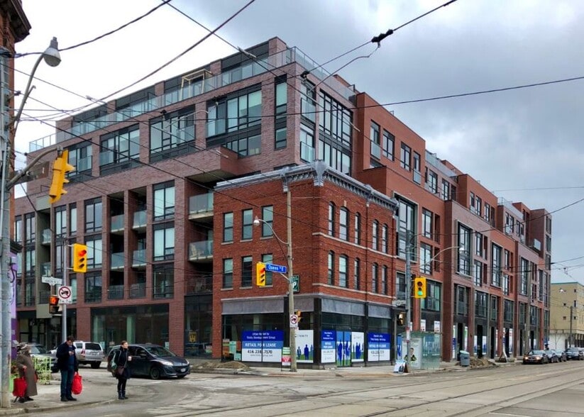 875-877 Queen St E, Toronto, ON for lease - Building Photo - Image 2 of 5