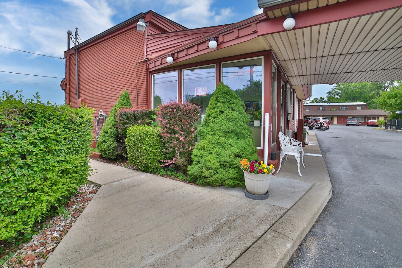 6831 Niagara Falls Blvd, Niagara Falls, NY 14304